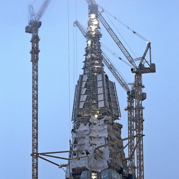 Идет монтаж пика